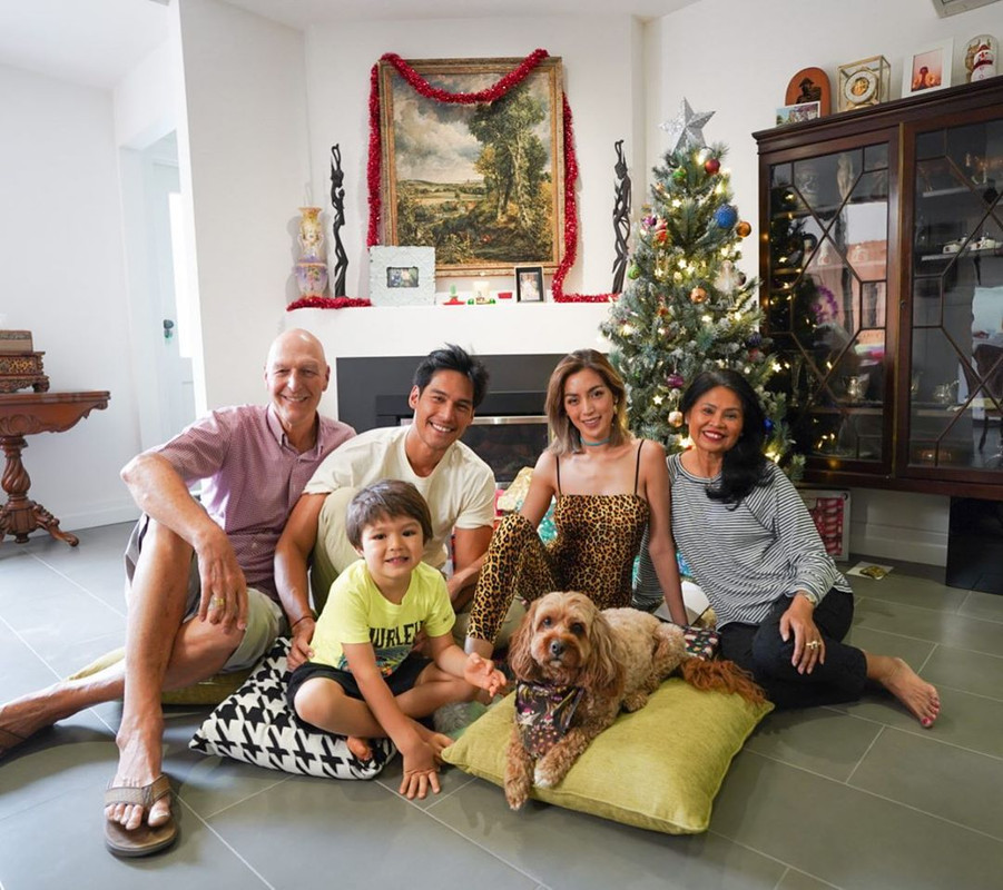 Jessica Iskandar merayakan Natal bersama sang kekasih, Richard Kyle.
