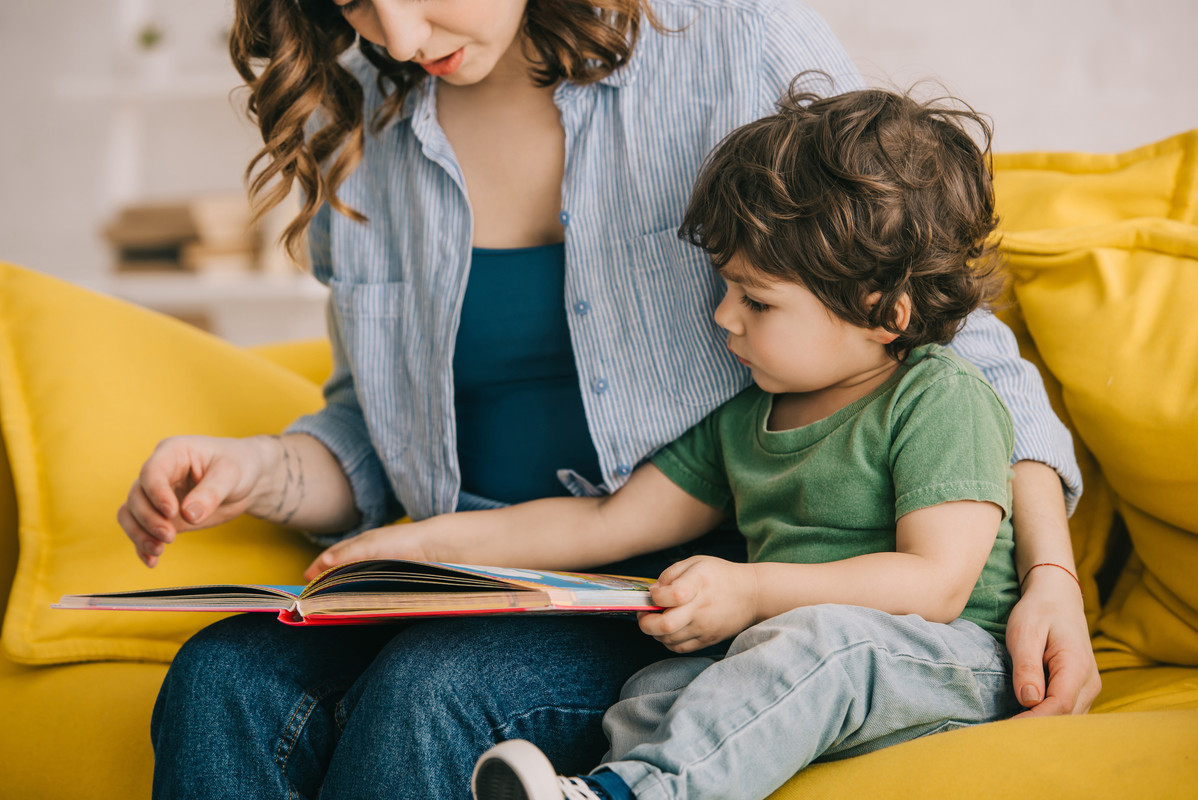 How Bedtime Story Books Boost Your Toddler's Brain Development