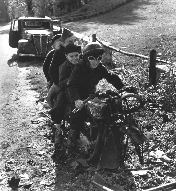 Divers insolite - Page 5 Cette-photo-de-Robert-Capa-prise-dans-le-Vercors-le-24-mars-1944-qui-apr-s-4-ann-es-de-guerre-et-de