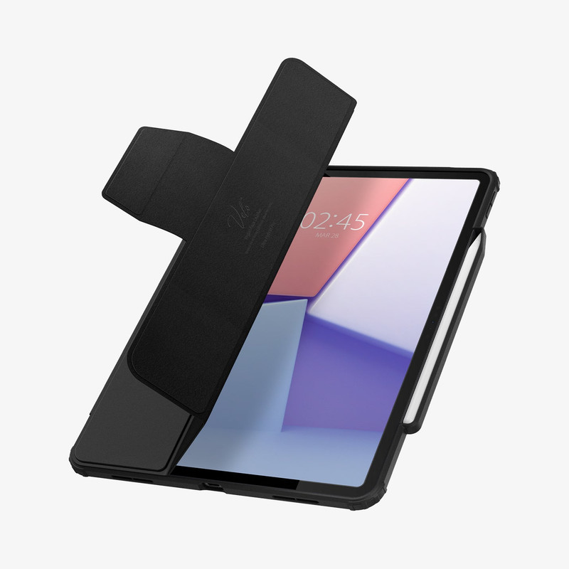 El forro Spigen Ultra Hybrid Pro utilizado como soporte y mostrando la compatibilidad con el Apple Pencil Pro.