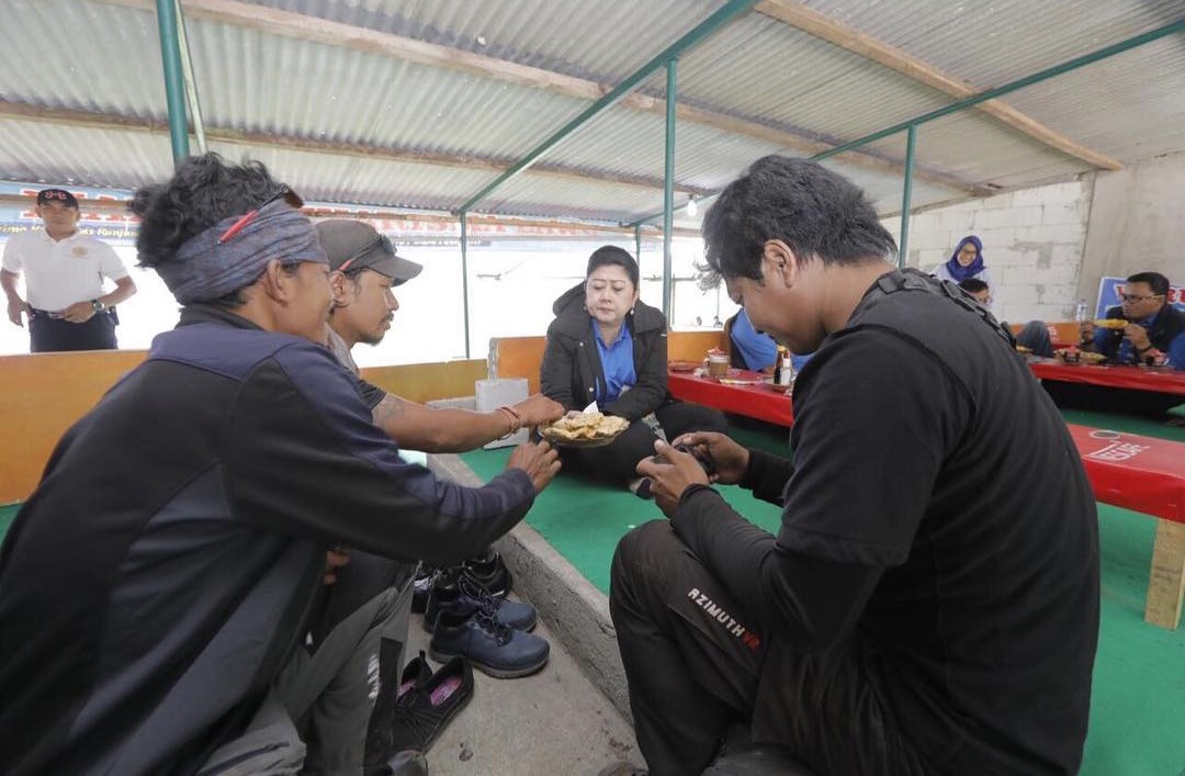 Berbincang dengan anak muda di Karanganyar