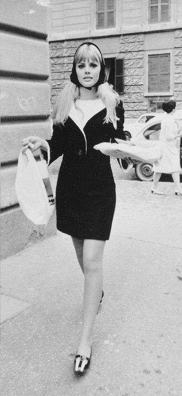 Britt_Ekland_mc06