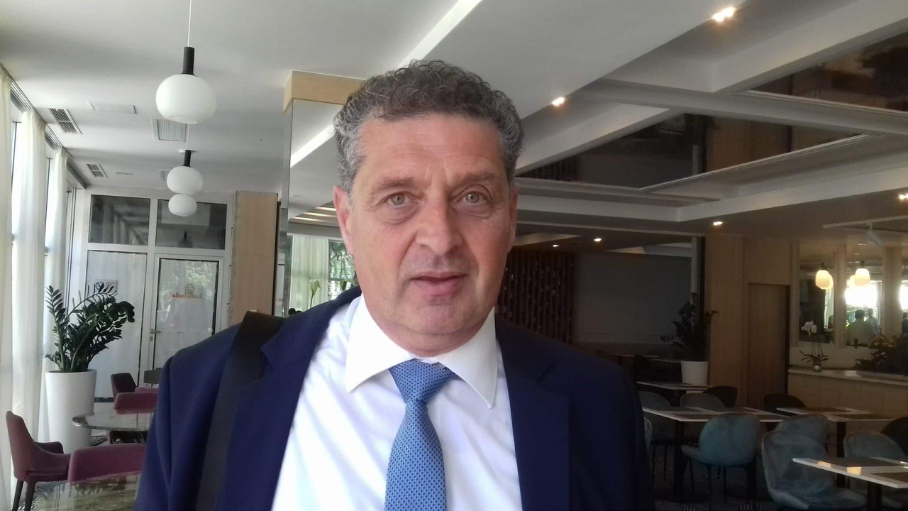 C0DAF157-C928-4AFF-A1C5-D7CE0C3C060B