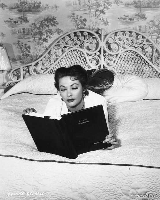 Yvonne_De_Carlo_a79