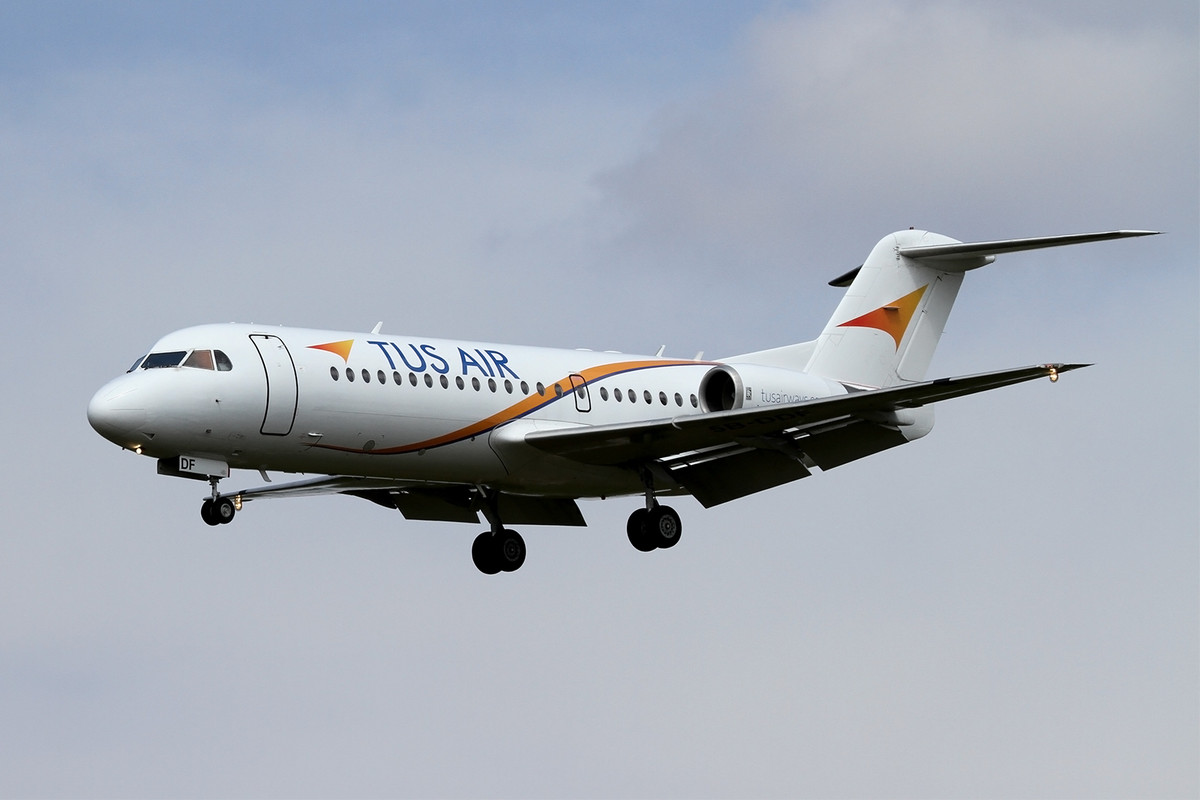 003_Fokker 70_5B-DDF_Tus Airways