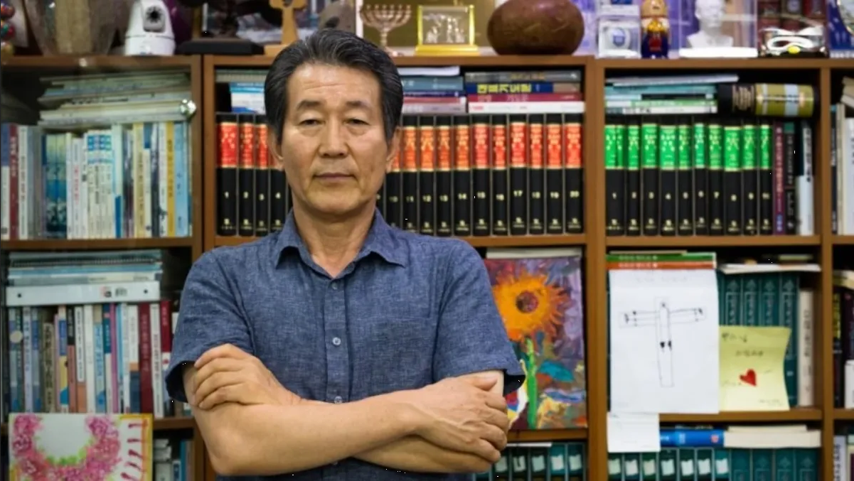 Condenan a pastor por abusar de adolescentes que huían de Corea del Norte