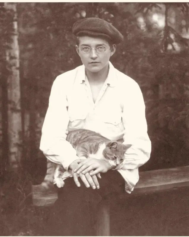 june-28-1925-dmitri-shostakovich-and-his-cat-june-28-1925-v0-irdtd1dcln9f1