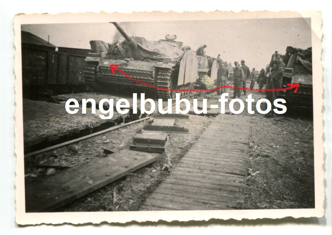 FOTO - PANZER - STURMGESCHÜTZ - STUG-Abteilung - Seitenschutz, Langrohr, Wappen