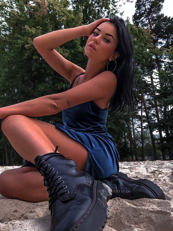 4C35F4B7-35AD-44F3-B854-316433A1F5AC