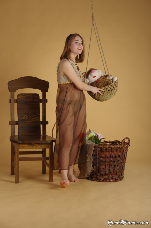 MarvelCharm_Nicolette-Basket-Lady-030