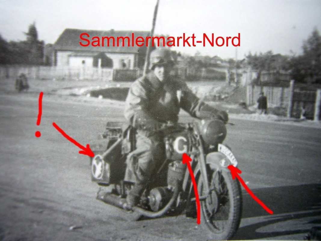 MOSKAU BELARUS - KRADSCHÜTZE Motorrad FLUGZEUG Abzeichen!!!!