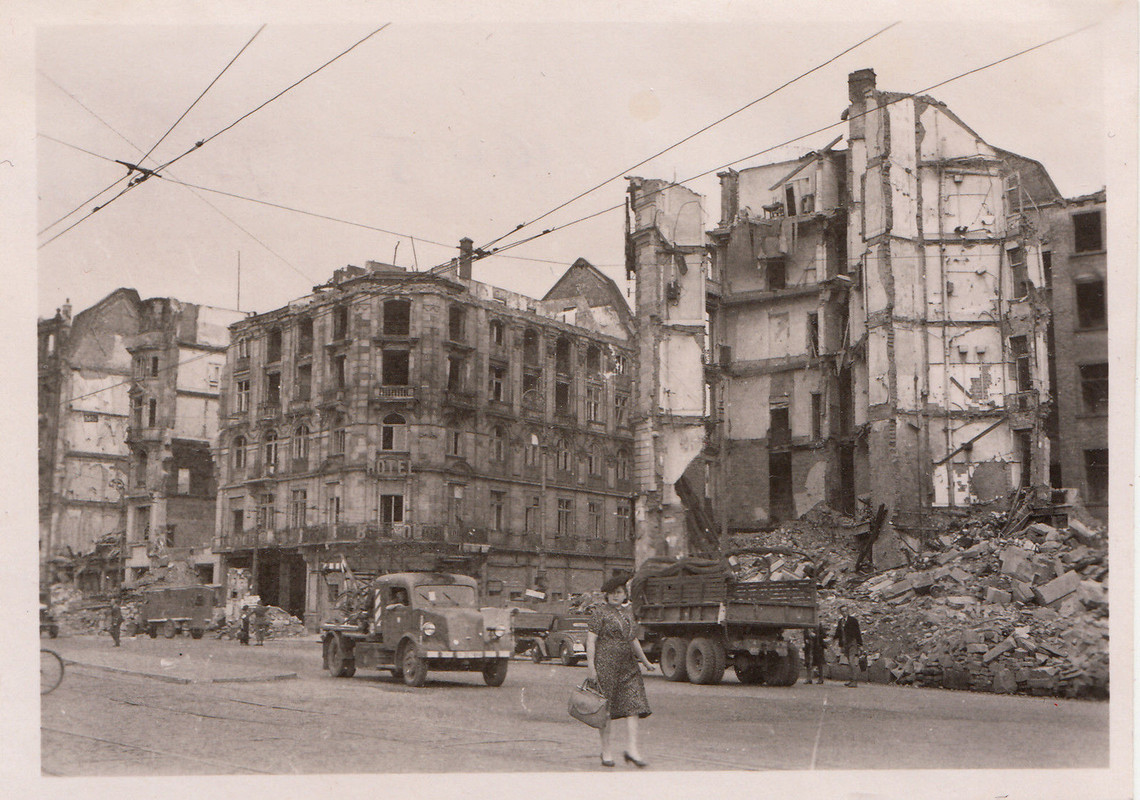 Wehrmacht ausgebomte Häuser Berlin Endkampf Apri