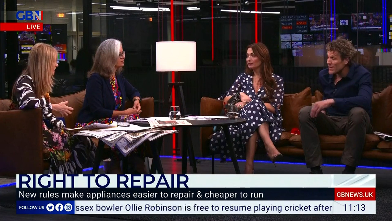 07.03 - 10.00.00 - Saturday Live. Opinion, news and a bit of fun on S..._001.ts_snapshot_17.39.852