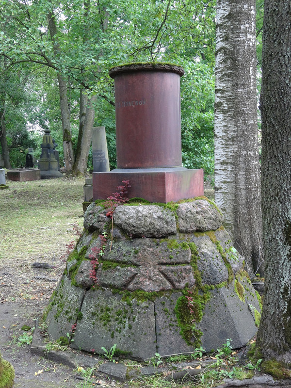 Могила_историка_Н.А._Полевого