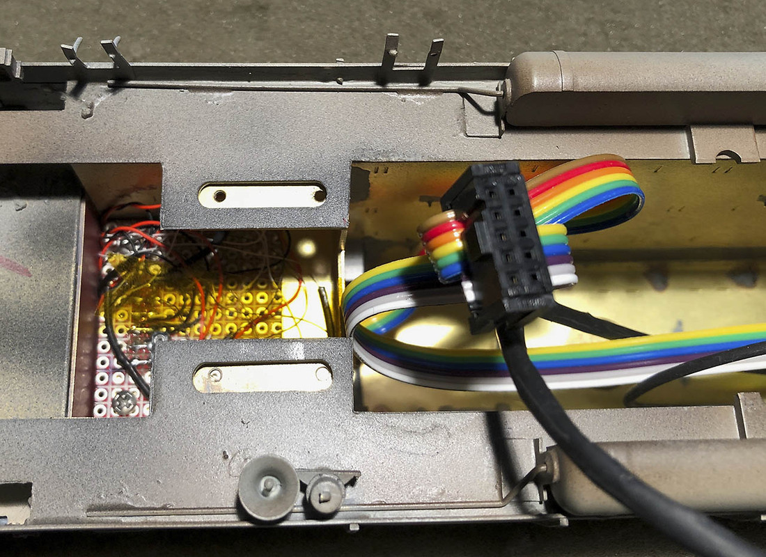 C425 Ribbon Cable Connector