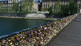 [Image: 103997-060914-ap-Pont-des-Arts-img-1.jpg]