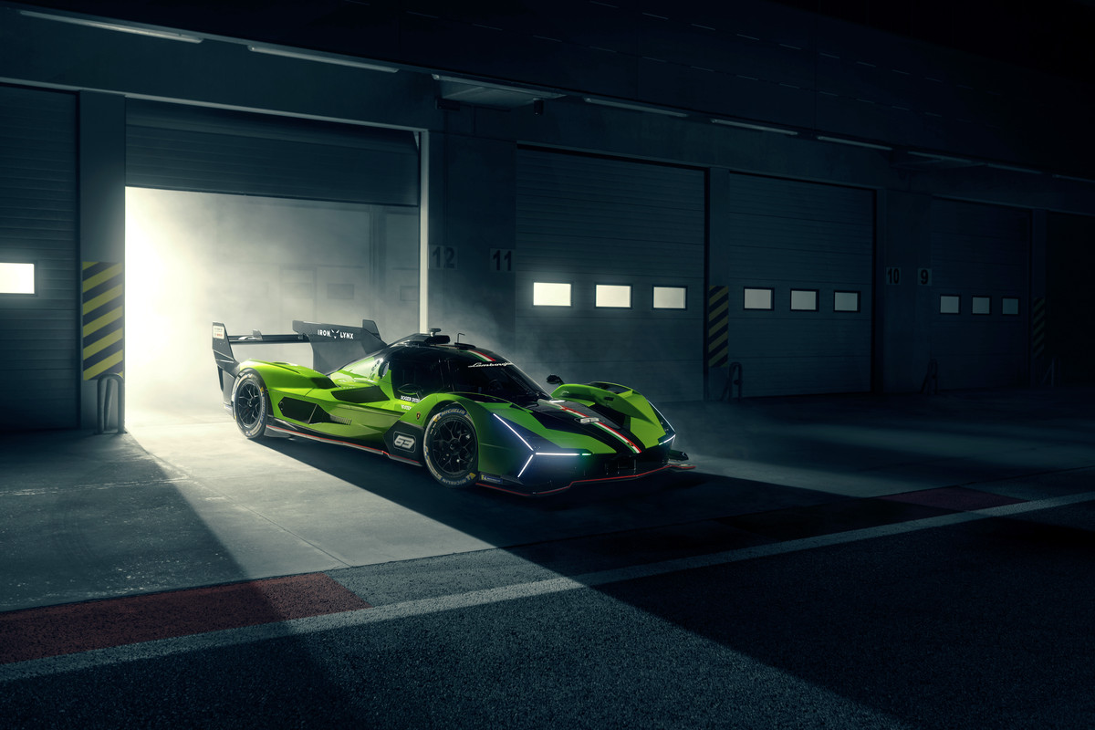LAMBORGHINI_LMDH_PITLANE_1