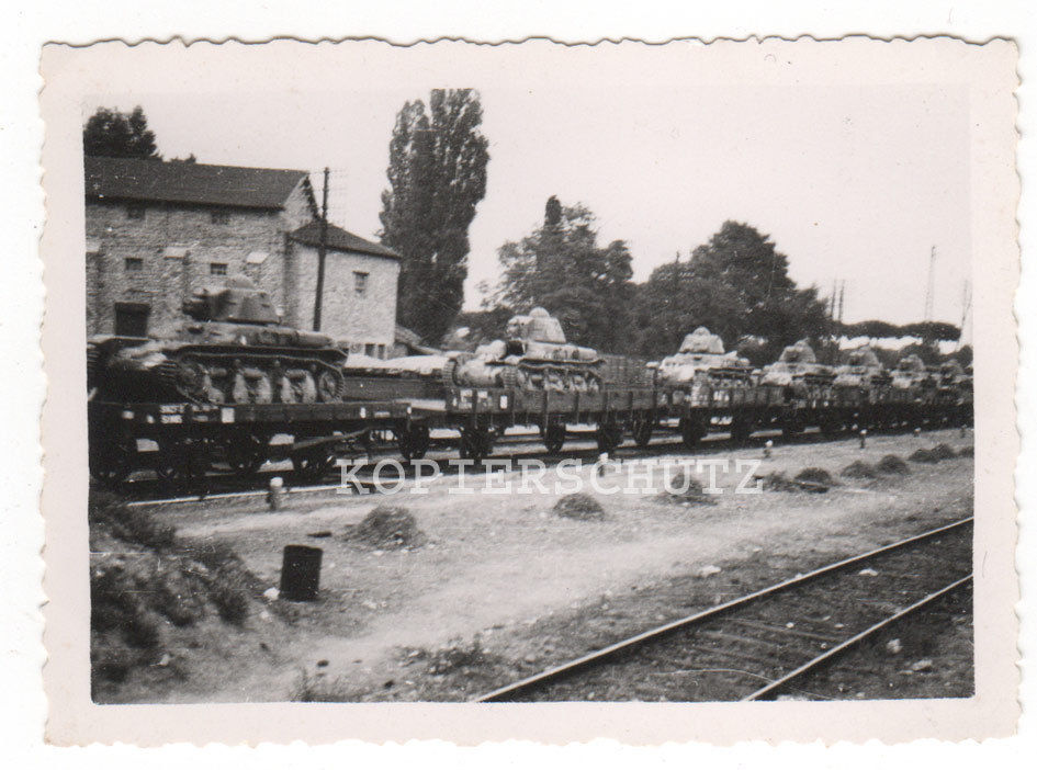 Original Fotos erbeutete französische Panzer auf