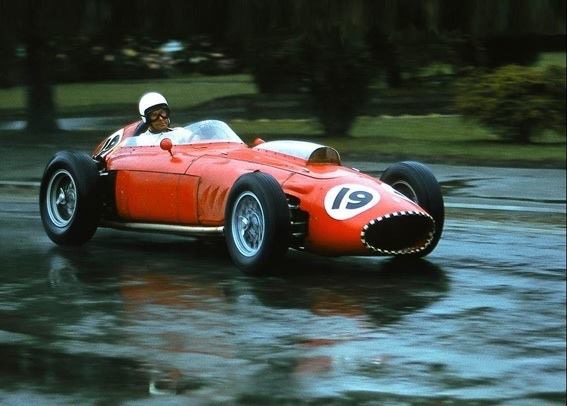 1961-Waimate-50-Hoare-Ferrari-TNF.jpg