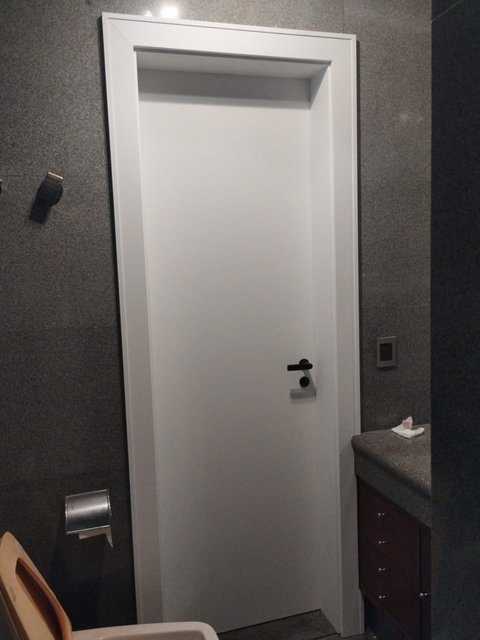 Porta envelopada com adesivo decorativo - Re9 Envelopamentos