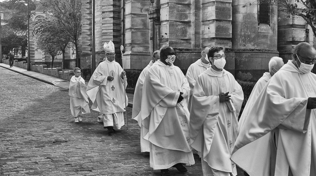 people-vicars-masks.jpg