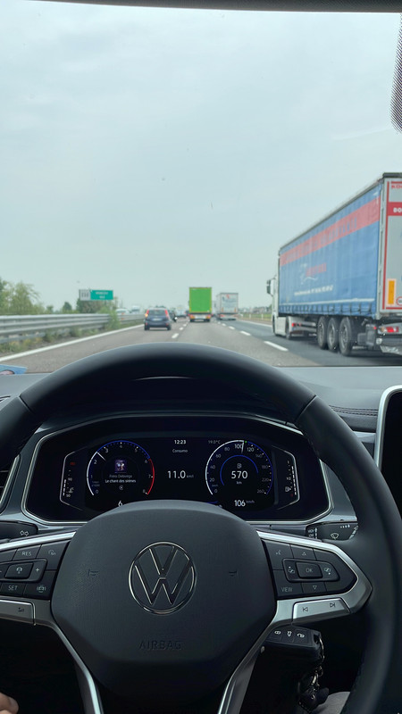 8B6FA3ED-F94E-4104-9B1D-906728EEFE52