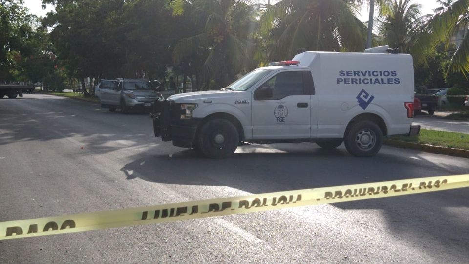 Con 4 disparos, sicarios le arrancan la vida al dueño de un negocio en Cancún; no hay detenidos