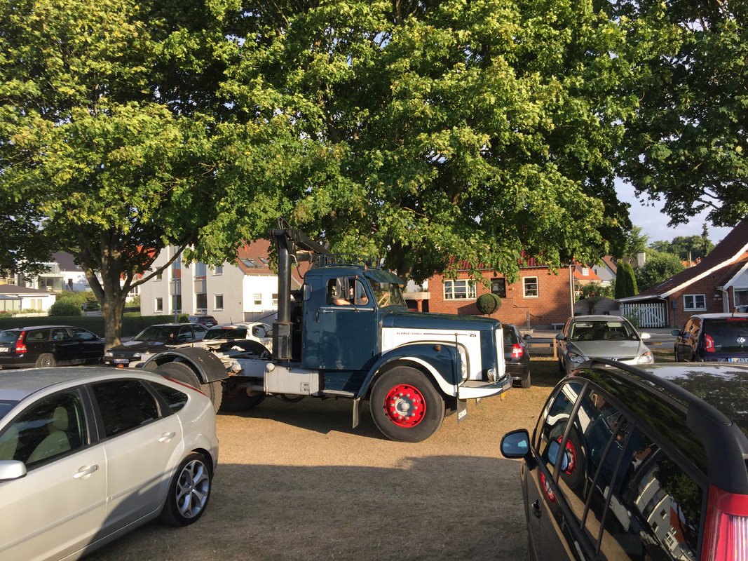 3F3208C7-7A62-4EAA-A0A7-3FD25E2BD9F4