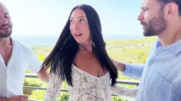 JacquieEtMichelTV - Helena - Gives in to her desire for plurality