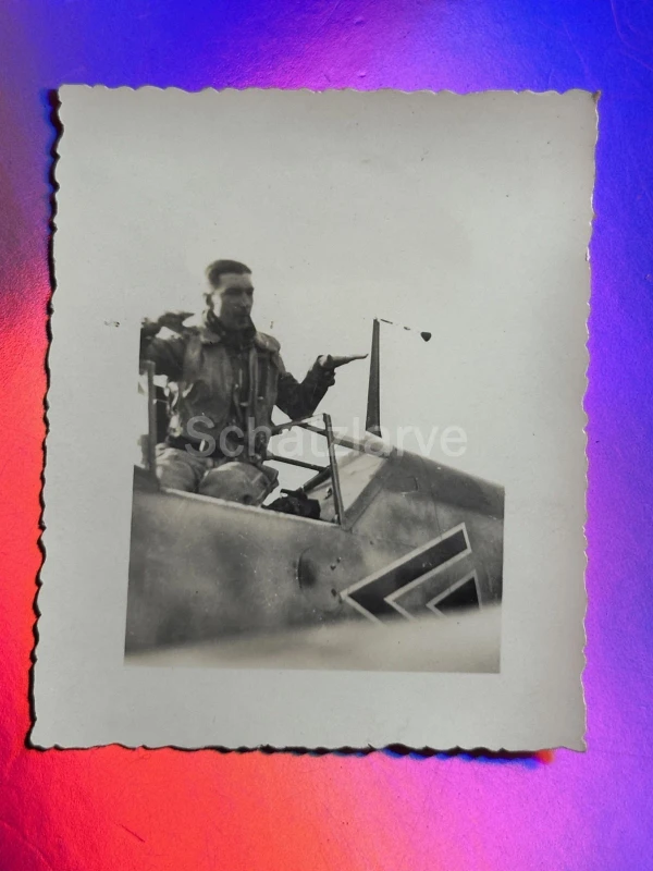 Foto Jagdflieger Jagdgeschwader 51 (JG 51) Pilot in Dunkerque FRA 4 (MJ 208)