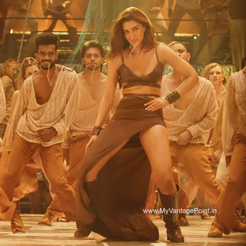 dance-of-kriti-sanon-in-hum-aaye-hai-song-from-ganapath-movie
