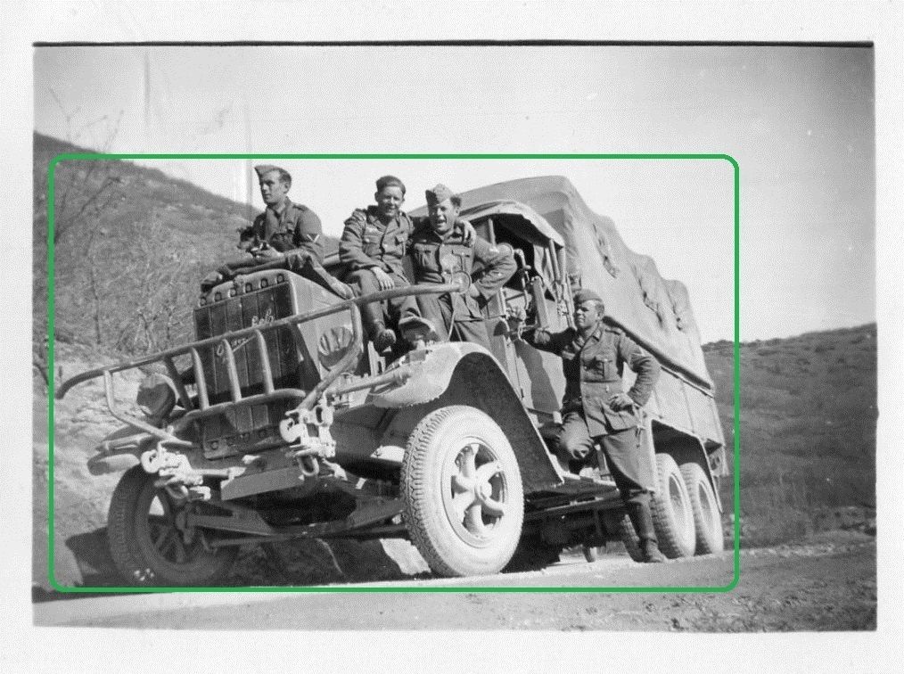 2 WK England Beute LKW in Afrika Wüste