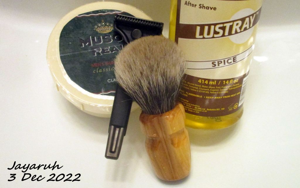 [Image: sos221203.jpg]