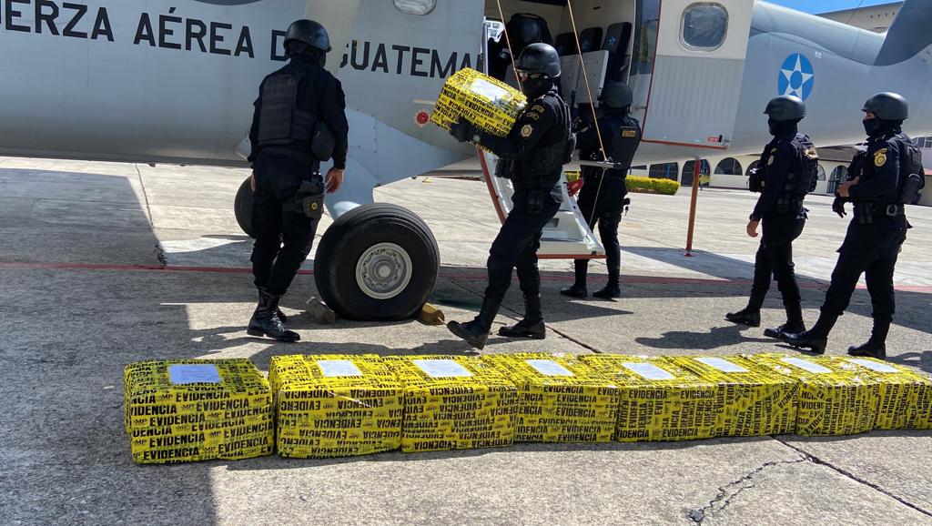 Decomisan “narcojet” del CJNG con toneladas de cocaína en Guatemala