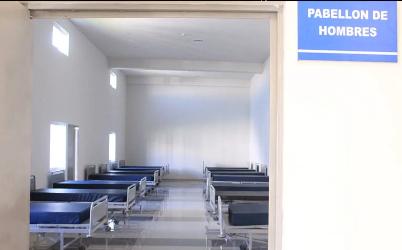 Paciente de hospital psiquiátrico mata a enfermero de patada en los testículos