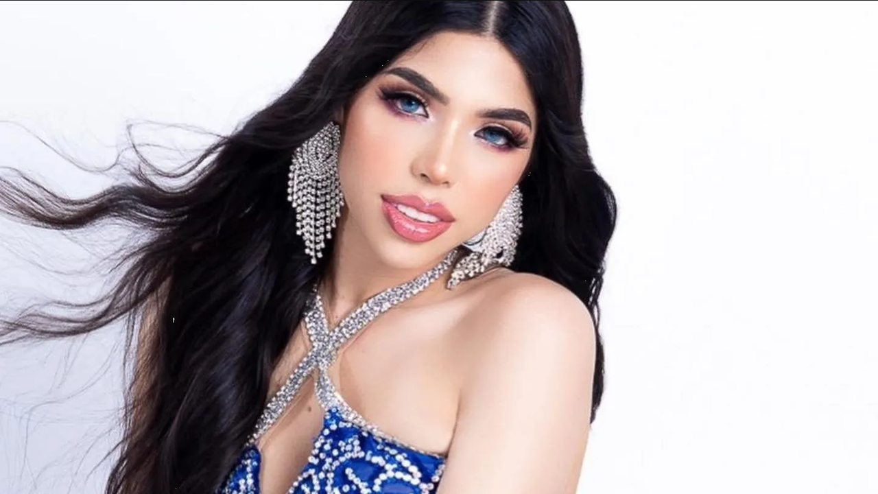 Subastan trabajo escolar de Yeri Mua