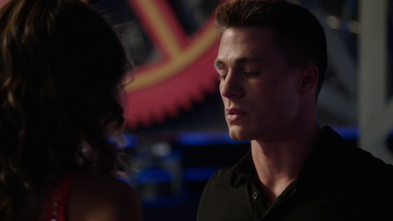 Arrow.S02E01.La.citta.degli.eroi.1080p.BDMux.ITA.ENG.x264-BlackBit[screenshot 7]