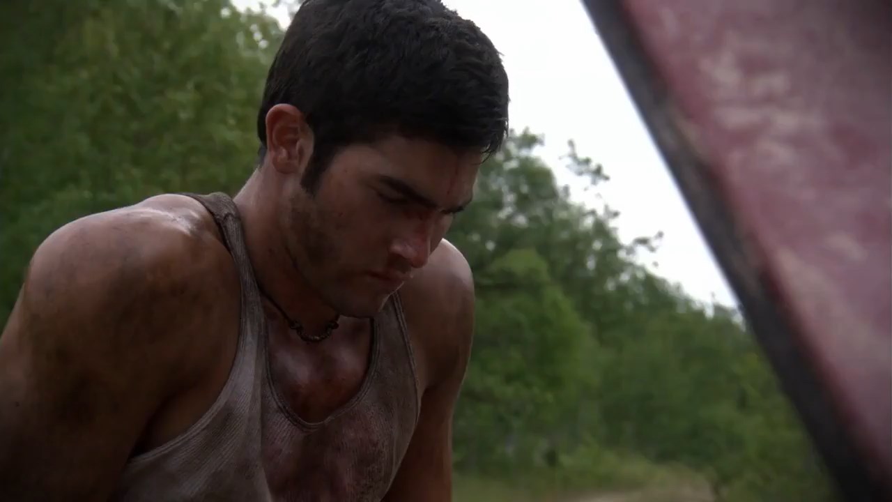 Grizzly Rage 2007 WebRip [Hindi + Tamil + Telugu + English] 480p, 720p ESub Screenshot