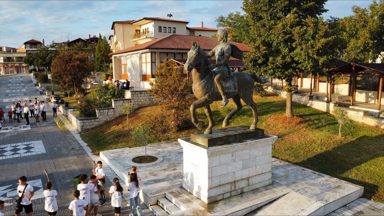 processed-E3-D8-F71-A-3-DAA-4-F3-F-B9-C8-FA64-CFDF9086