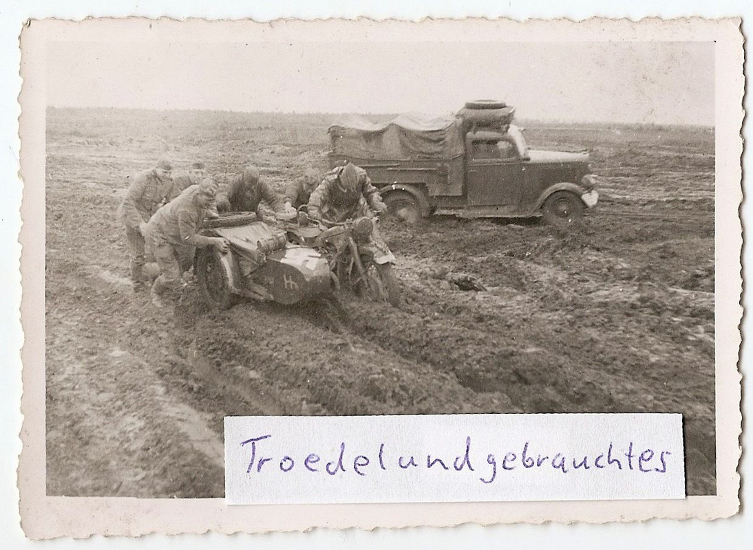 WW2 MILITÄR OSTFRONT MOTORRAD MIT SEITENWAGEN IM