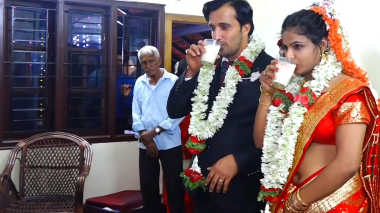 Tulu bride sexy deep navel side view mp4 snapshot 00 36 066