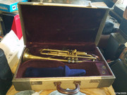 1940s white black trumpet case (6)