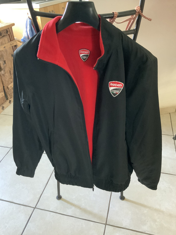 E95BDFA0-F114-4B89-BDA4-E56734495A8B