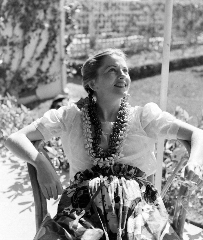 joan_fontaine_b01