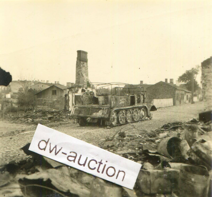 Polen , zerstörtes SdKfz Halbkette