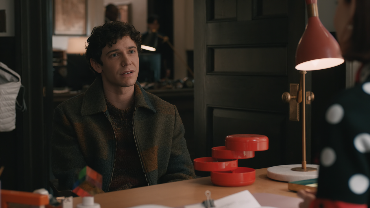 Elsbeth.S02E12.Foiled.Again.2160p.10bit.AMZN.WEB-DL.DDP5.1.HEVC-Vyndros.mkv_snapshot_34.31_[2025.02.