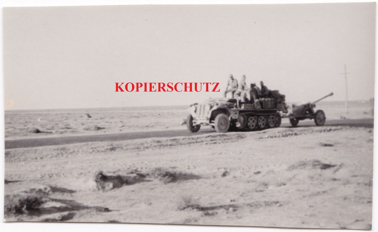 Foto Afrikakorps Sdkfz Halbkette Panzerabwehr PAK Kanone Afrika Wüste Desert