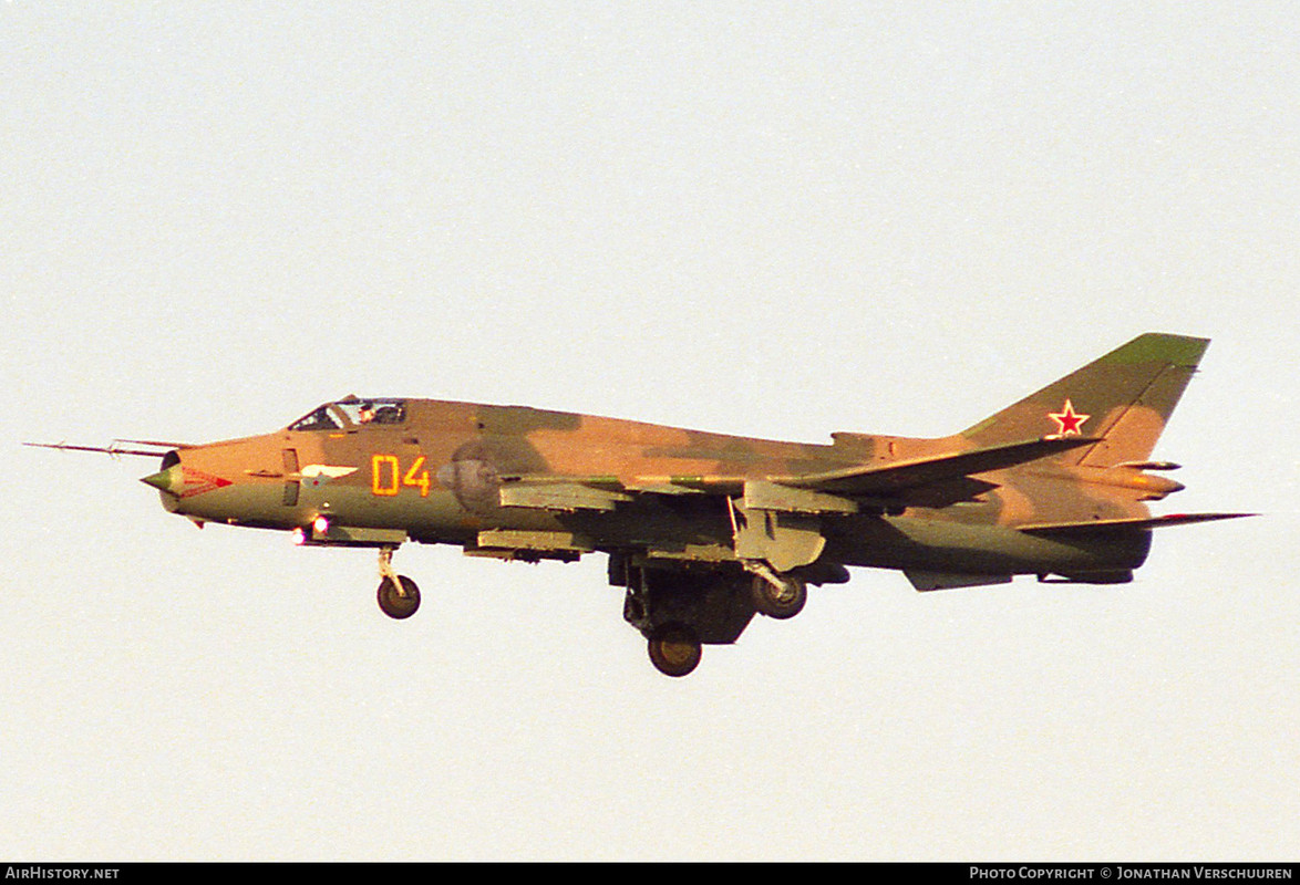 20 GvAPIB Su-17M4 04 yellow_14818 (5)_15 October 1991
