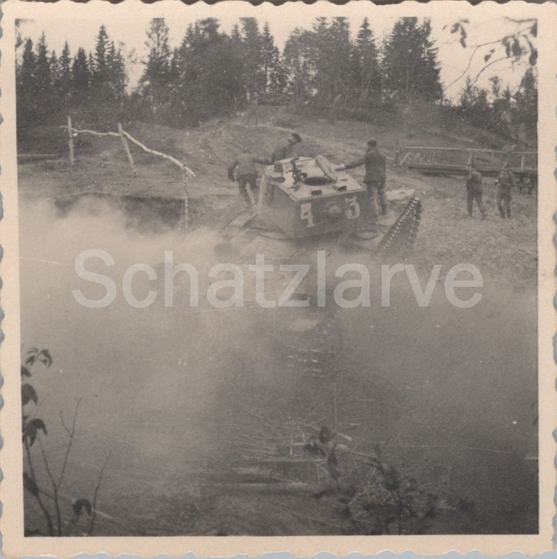 Foto, schwere Panzer Abtlg. 502, KW-I Panzer Nr. 43 Narwa Front