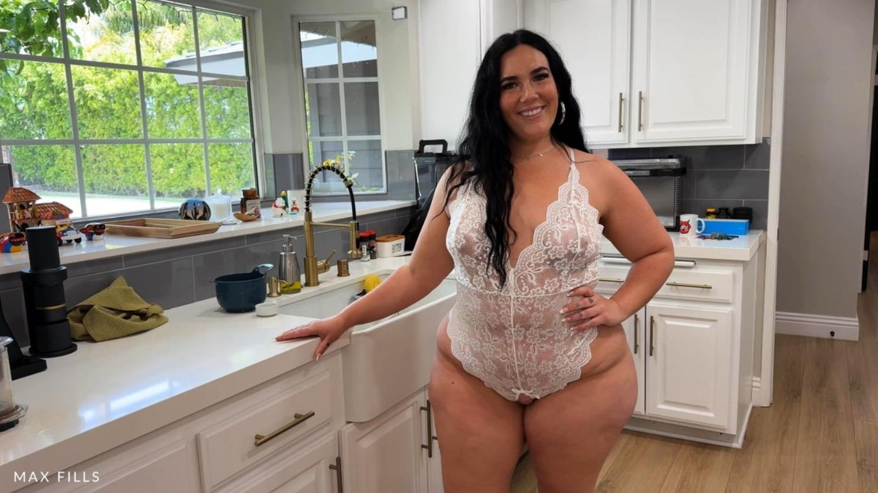 ManyVids – Alex Blair BBW Step-Mom Alex Blair Asked Me To Anal Fuck Her (2025)